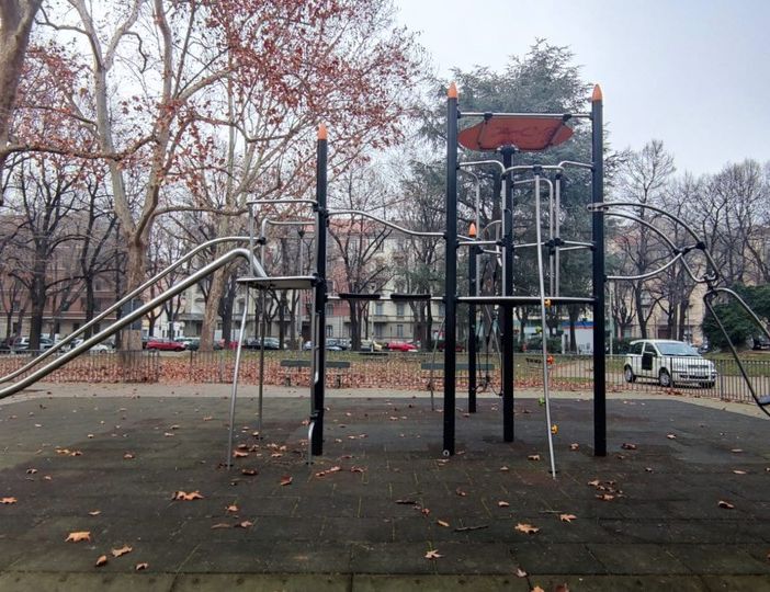 area giochi piazza sassari torino