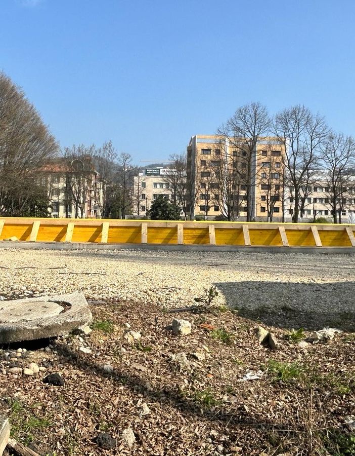 I cantieri sull'area dell'ex scuola