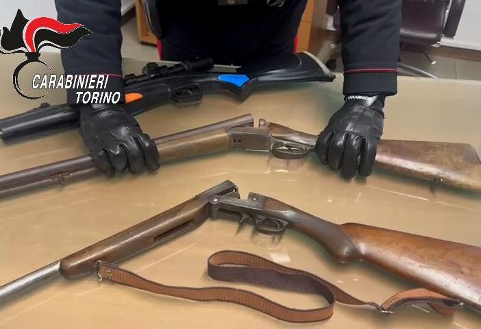 Levone, va a caccia senza porto d'armi: arrestato un 46enne
