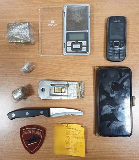 armi, droga e telefonini ritrovati dalla Polizia