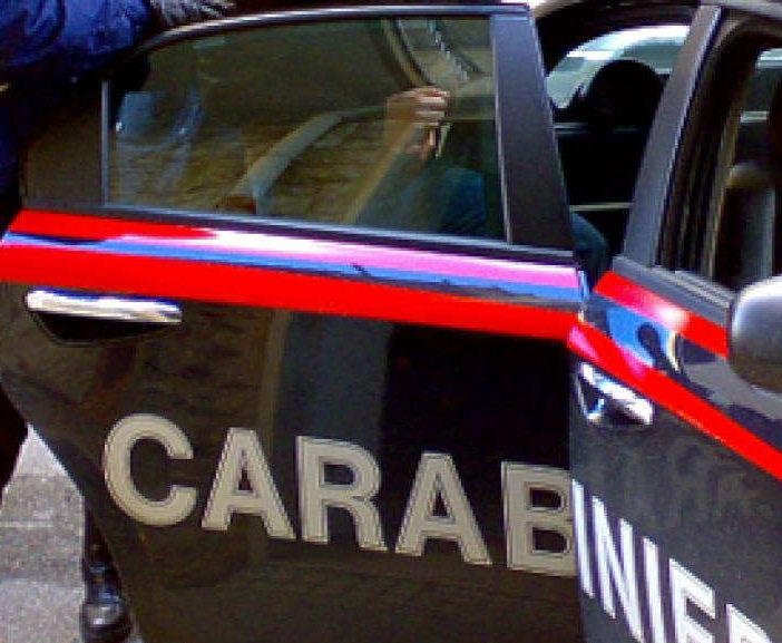Avvocato ruba borsa da mille euro da San Carlo, denunciato