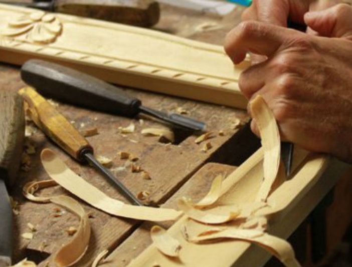 artigiano al lavoro