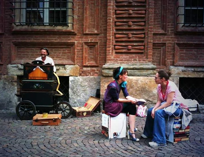 San Giovanni &quot;blocca&quot; l'arte di strada: i buskers torinesi contro le barriere comunali