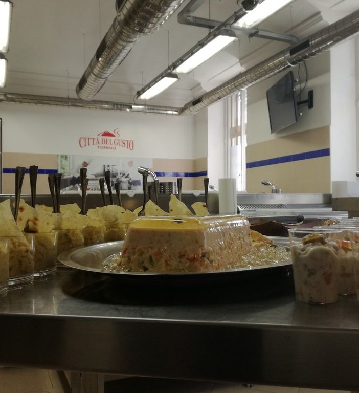 Torino rivoluziona la tradizione: anche le gastronomie sbarcano sul web e abbracciano l'e-commerce