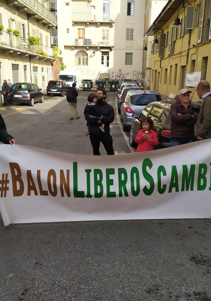 Residenti e associazioni di Porta Palazzo: “Il Balon è di tutti”