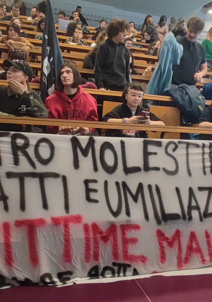 Molestie all'Università: assemblea tra docenti e studenti