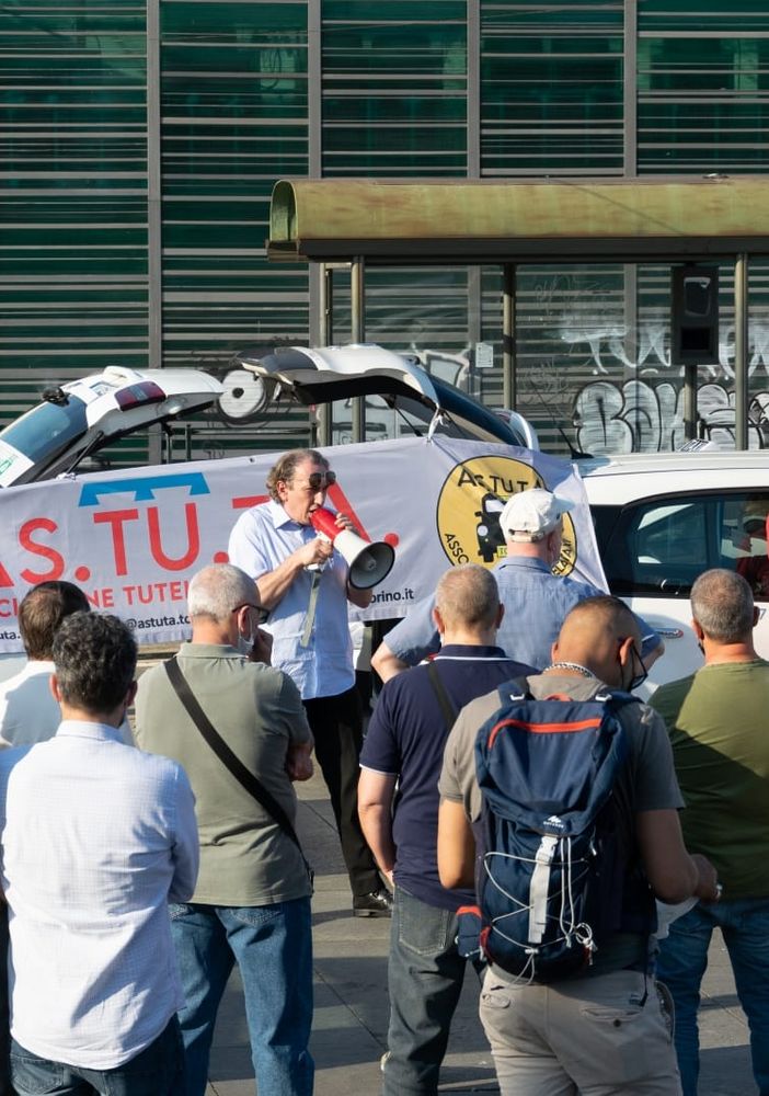 I taxisti di AsTuTa alzano la voce: &quot;Basta abusivi, la categoria va protetta&quot;