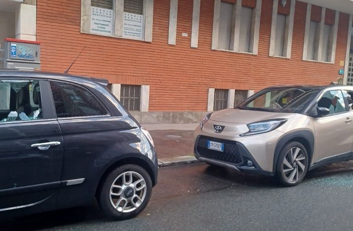 Finestrini delle auto in frantumi e vandalismi, Lo Russo: &quot;A Torino più pattuglie per la sicurezza&quot;