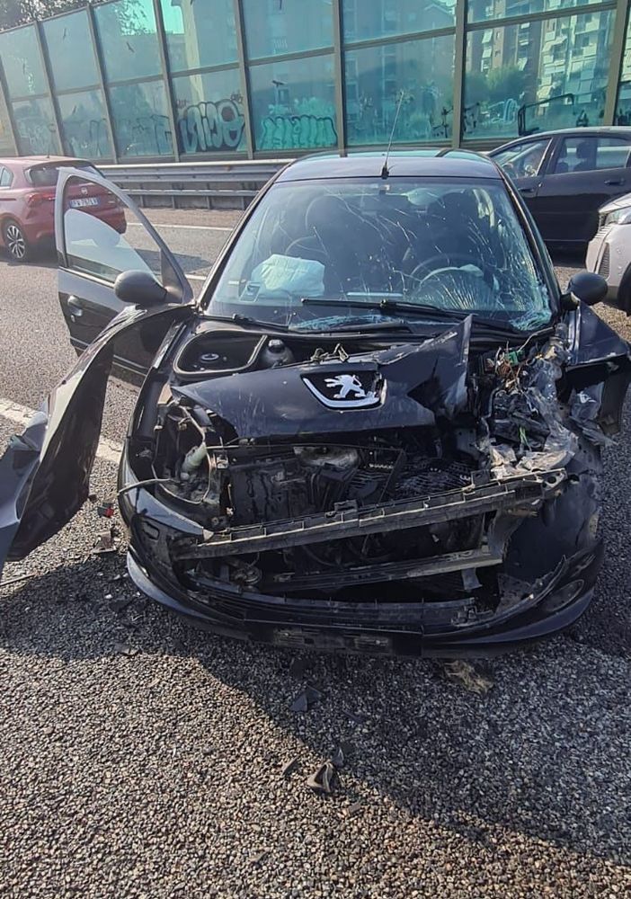 Incidente tra due auto sulla tangenziale tra Venaria e Savonera: un ferito