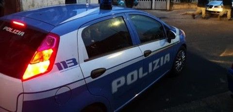 Rubano nei market di Biella e Vigliano ma la Polizia li intercetta: due torinesi finiscono in manette Rubano nei market di Biella e Vigliano ma la Polizia li intercetta: due torinesi finiscono in manette