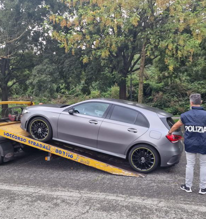 auto sequestrata dalla polizia