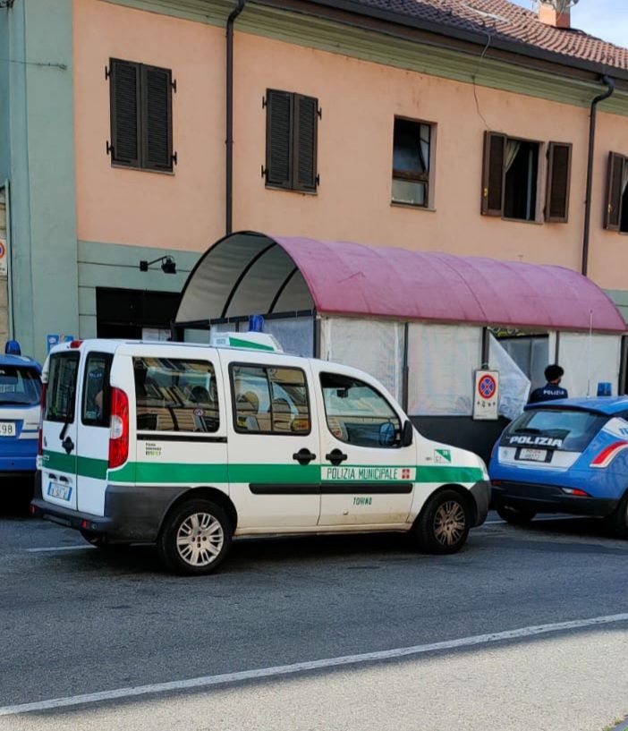 auto vigili urbani e polizia