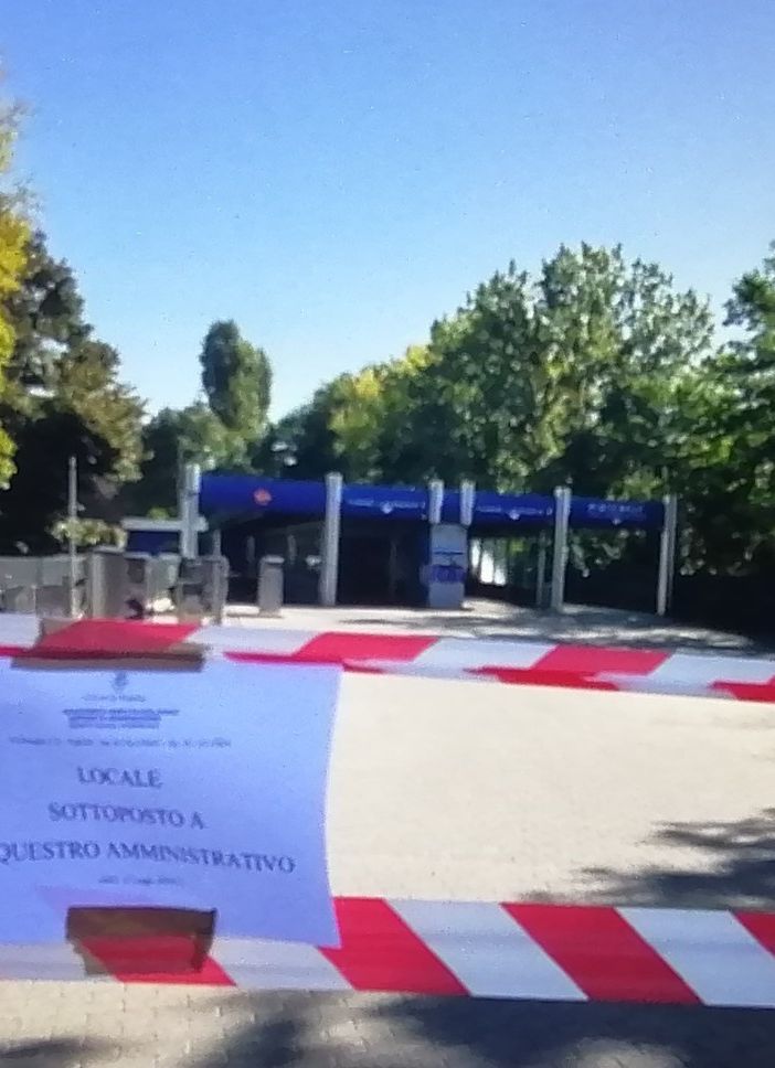 Autolavaggio sequestrato