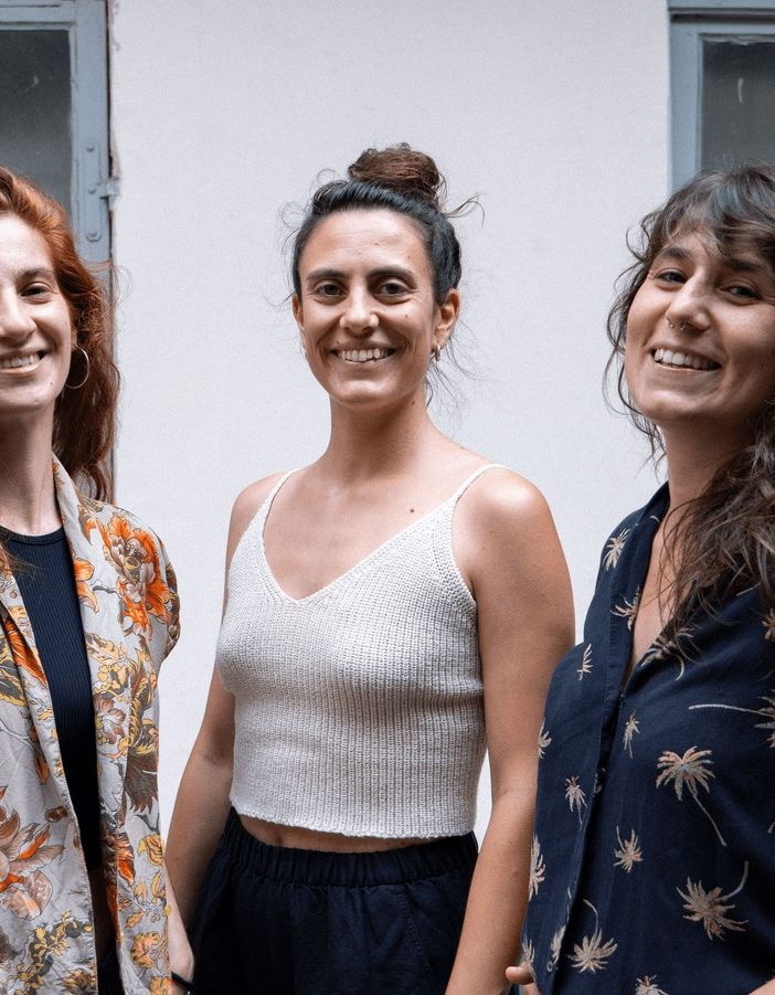 Autori di un documentario in posa