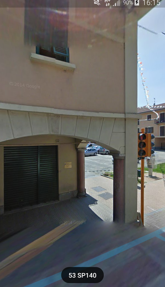None e il mistero della bacheca scomparsa da sotto i portici del centro