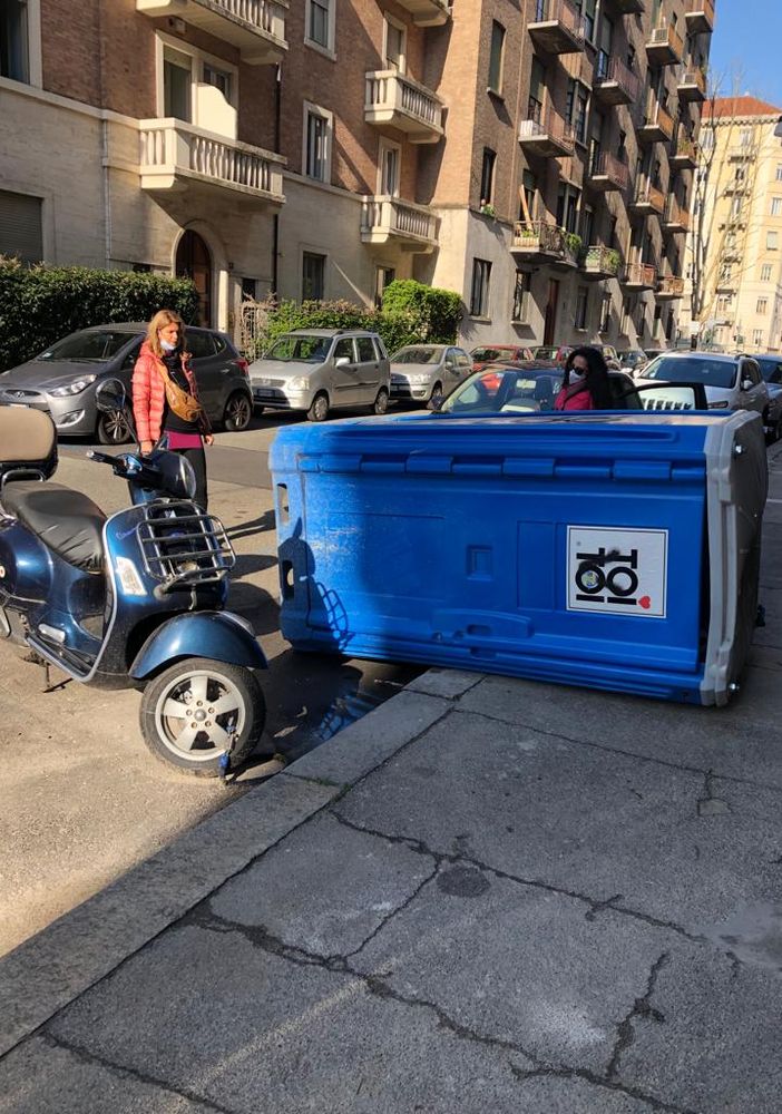 bagno mobile ribaltato