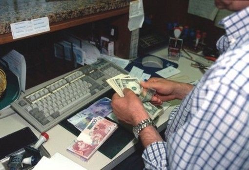 Coronavirus, Banca Crs riduce l'accesso alle filiali solo su appuntamento