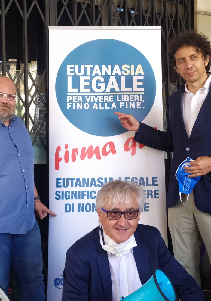 Marco Cappato a Torino per legalizzare l'eutanasia: “Liberi fino alla fine” [VIDEO]