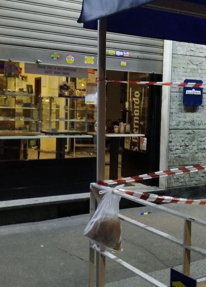La solidarietà più forte del Covid: bar di Borgo Vittoria lascia l’invenduto ai bisognosi