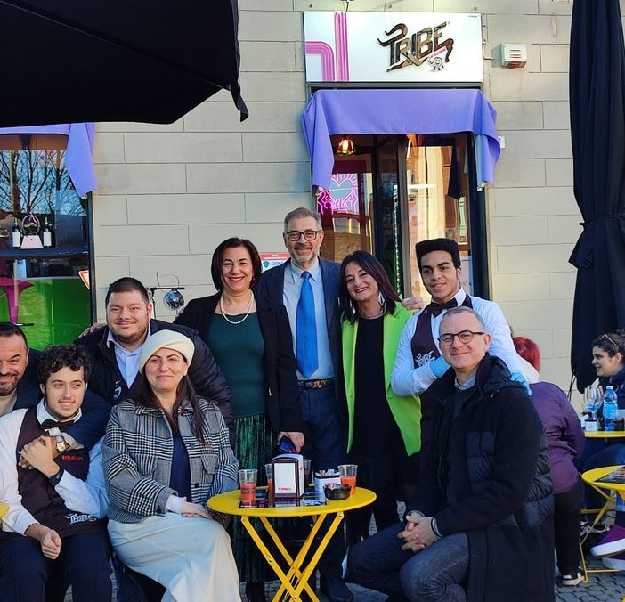 Lavoro e inclusione con “Tribe Up &amp; Down”, il bar gestito da persone con disabilità
