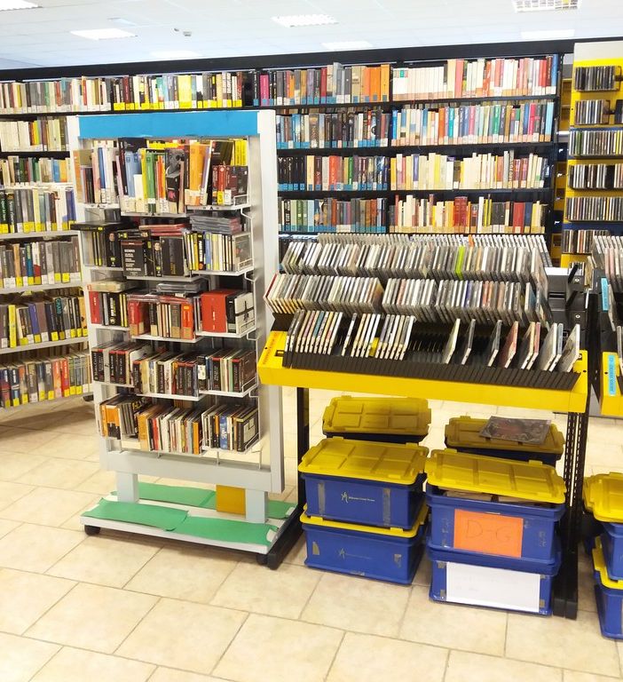 La Biblioteca Mirafiori si prepara al trasloco: quasi 20mila i volumi da spostare