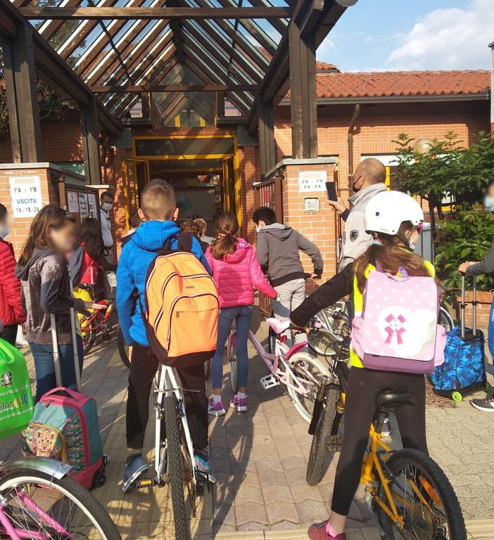 Bike to school, a Collegno ogni scuola avrà il suo spazio per le bici