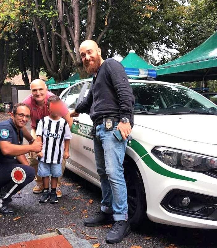Papà si sente male all'Allianz Stadium: i vigili urbani &quot;baby-sitter&quot; per il figlio di 5 anni
