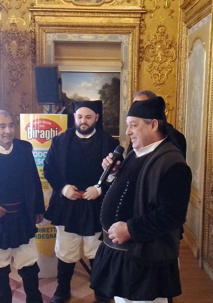 In tempi di trattori e proteste, Biraghi festeggia 7 anni di Pecorino etico solidale (salvando i pastori sardi)