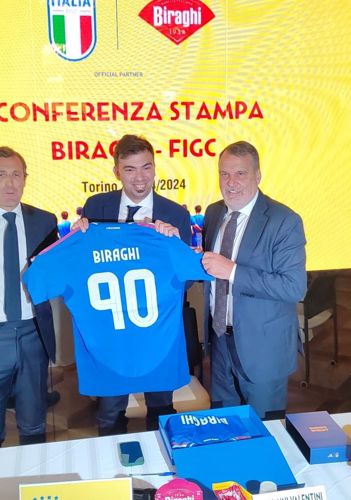 Biraghi cambia look e festeggia con la Nazionale: “Nuovo punto di partenza”