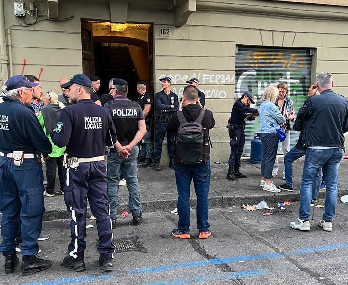 blitz delle forze dell'ordine polizia