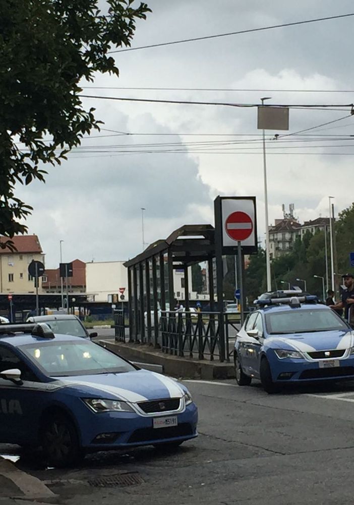 Blitz in corso Principe Oddone: trovate dosi di droga nascoste nelle aiuole