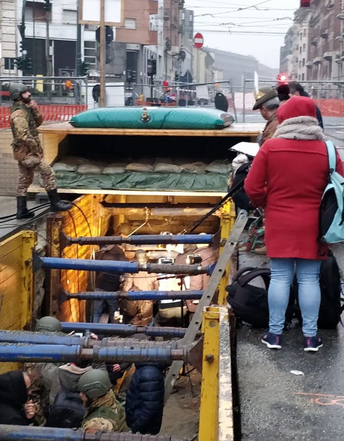 La bomba &quot;saluta&quot; Torino con tre ore di anticipo: operazioni concluse poco prima delle 14