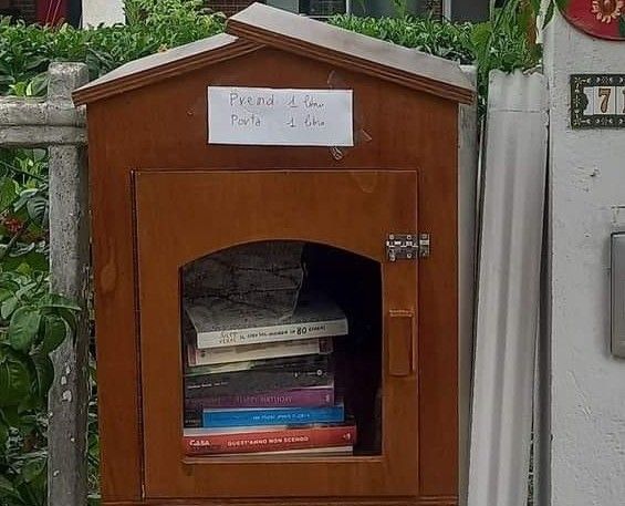 cassetta &quot;Bookcrossing delle borgate&quot;