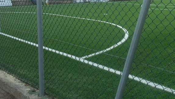 GIOCATE A CALCIO? 400 EURO DI MULTA - Borgaro, 22 ragazzini e un lucchetto forzato