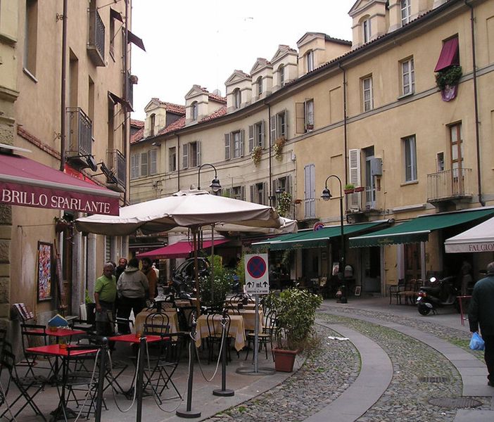 Al via il progetto di “micro-pedonalizzazione” di Via Borgo Dora