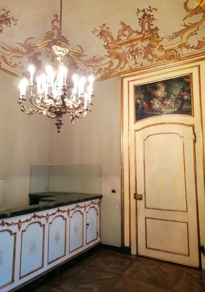 Il Comune vuole riaprire la storica buvette della Sala Rossa, ma addio al caffè a prezzo ridotto