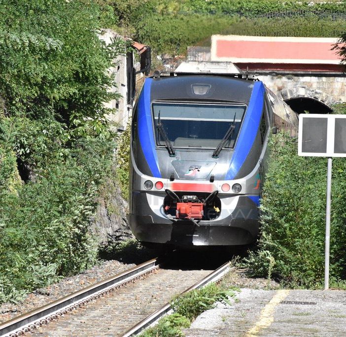 La denuncia del gruppo regionale M5S: &quot;Treni per il mare strapieni, Liguria miraggio per molti piemontesi&quot;