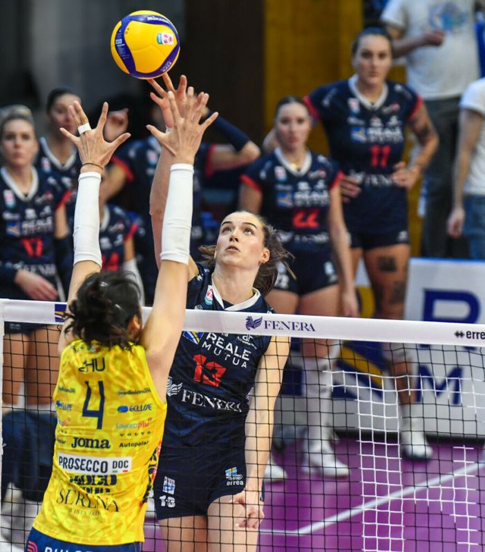 Volley, la Reale Mutua Fenera Chieri ’76 strappa un set a Conegliano