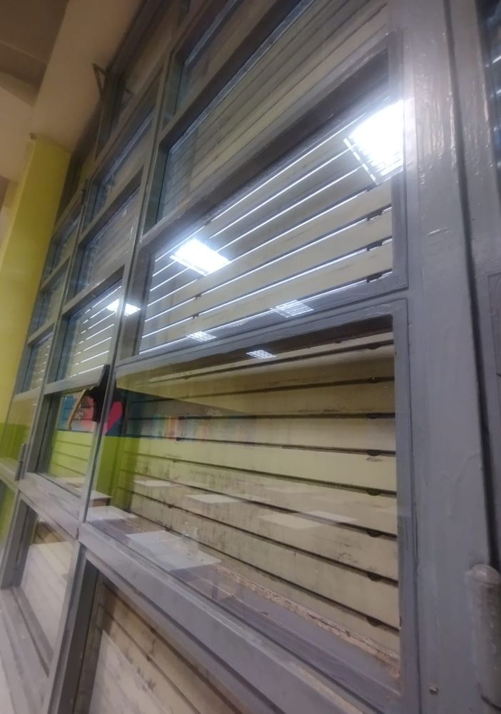 Liceo Regina Margherita: sostituti i vetri danneggiati dalla grandine con una soluzione provvisoria