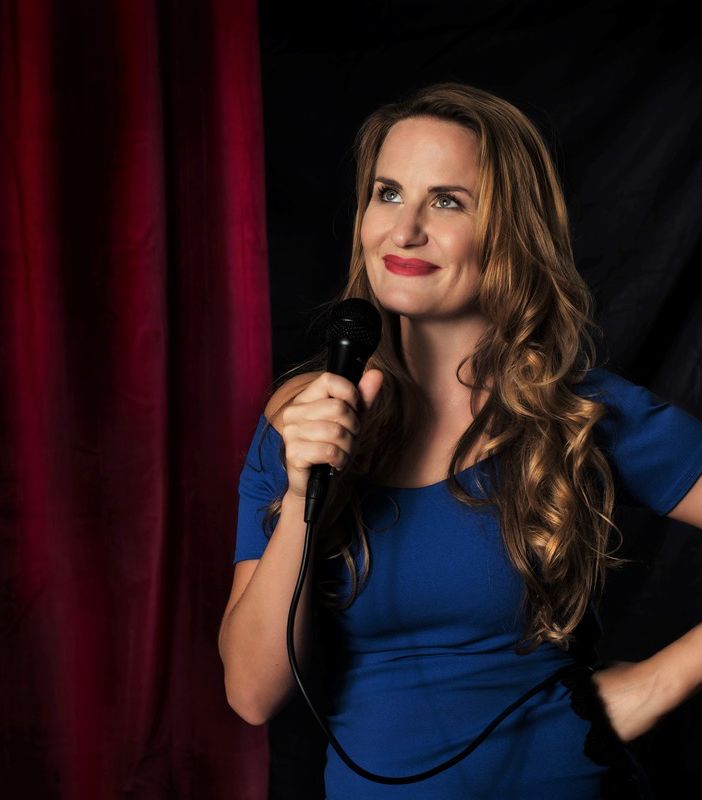 La comicità di Laura Formenti sul palco dell'Hiroshima Mon Amour