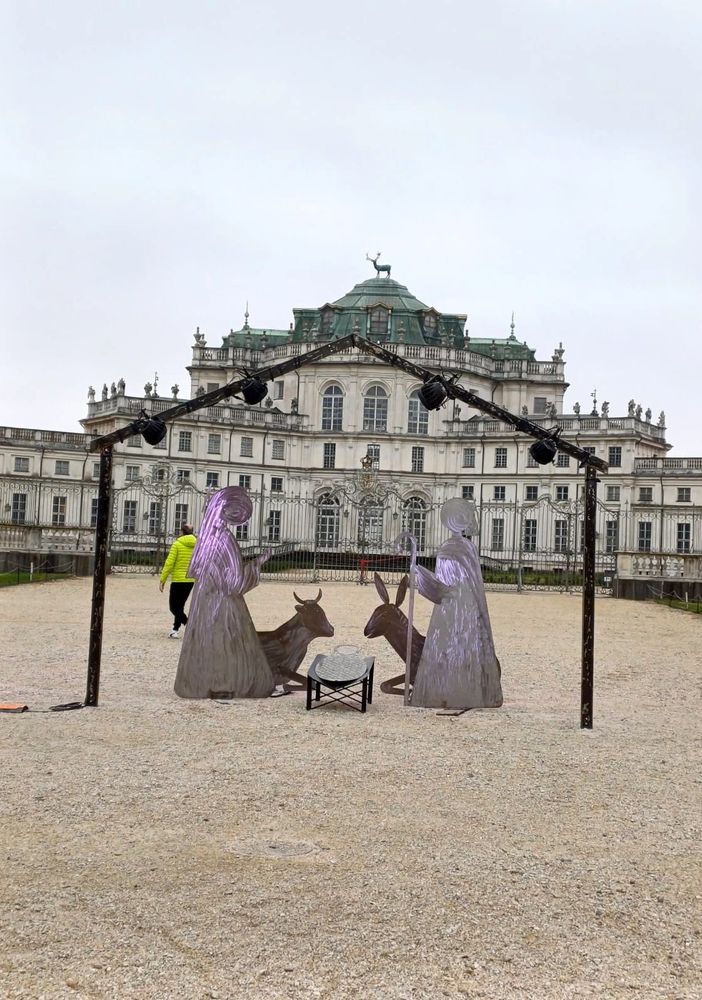 Babbo Natale o Gesù Bambino, albero o presepe? A Stupinigi si possono scegliere entrambi