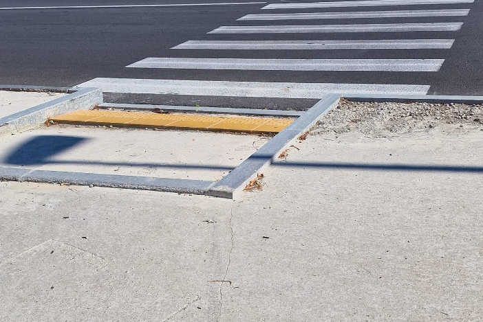 Centro civico di corso Corsica, le rampe d'accesso ancora da finire. Lupi: &quot;Inaccessibili e pericolose&quot;