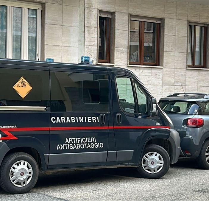 Artificieri in azione in Borgo Filadelfia