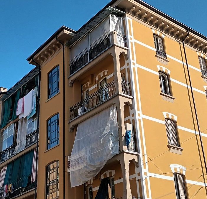 “Al freddo e senza acqua calda da 15 giorni”. Ma l’Atc smentisce: “Orari decisi dal Comune”