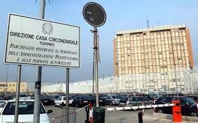 Poliziotto aggredito e minacciato di morte nel carcere Lorusso Cotugno