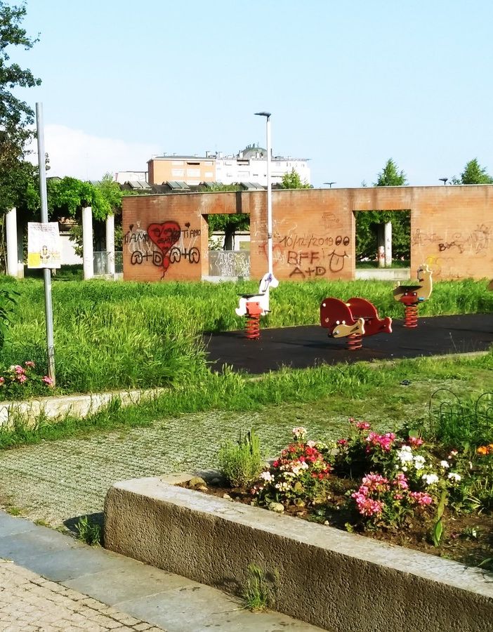 Aurora, i residenti lanciano un sondaggio per l'intitolazione del giardino di via Saint Bon: “Sarà una figura femminile”