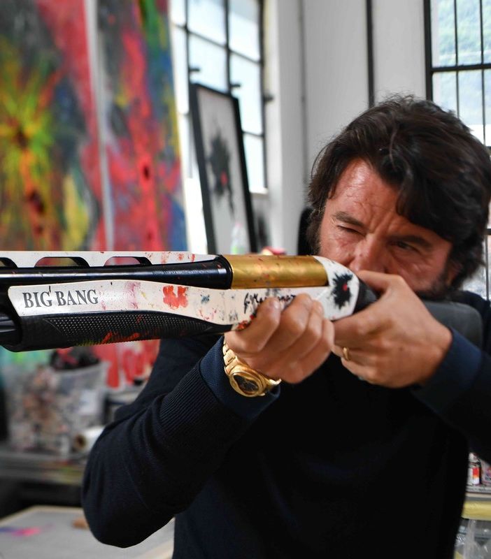 Gabriele Maquignaz, il pittore che dipinge con il fucile in mostra al Museo MIIT