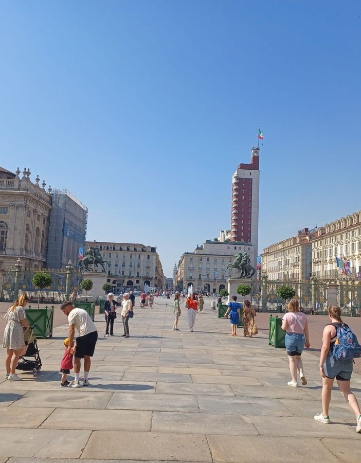 Pedonalizzazione di piazza Castello: il Consiglio comunale muove i primi passi
