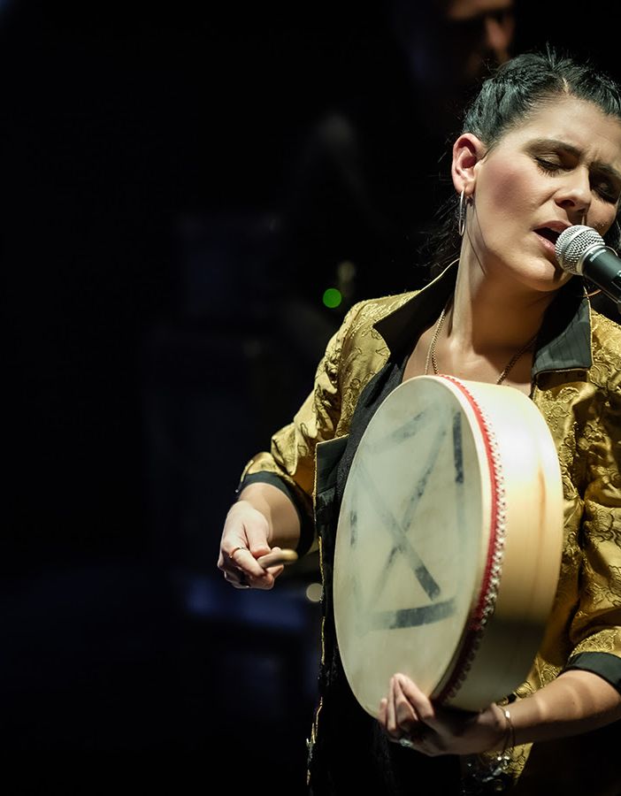 Flo in concerto al FolkClub con La canzone che ti devo