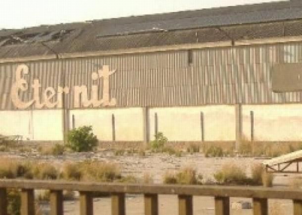 Torino: morti per amianto, assolti quattro dirigenti della Eternit-Saca di Cavagnolo